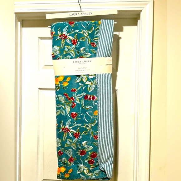 LAURA ASHLEY Oversized Reversible Cambrian Berries Zoe Coco Throw - Deep Fern - Picture 1 of 8